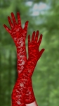 Изящные красные перчатки