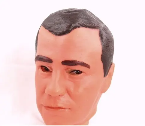 Маска Медведев
